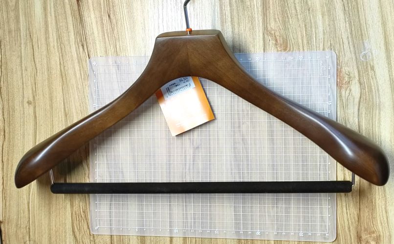 hanger2